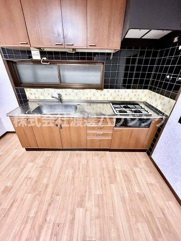 野崎１丁目一戸建のキッチン|システムキッチン