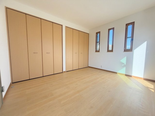 三郷市彦野1丁目　中古戸建の洋室|クローゼットが2ヶ所付いた洋室7帖