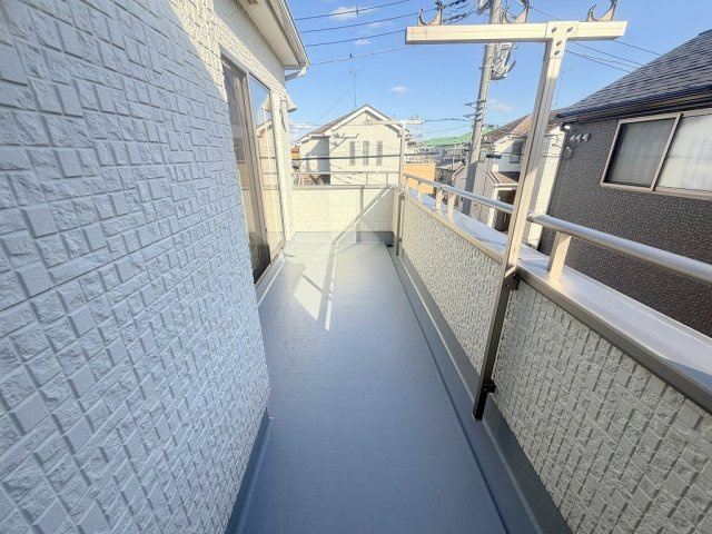 三郷市彦野1丁目　中古戸建のバルコニー|南向きバルコニーにて日当たり良好