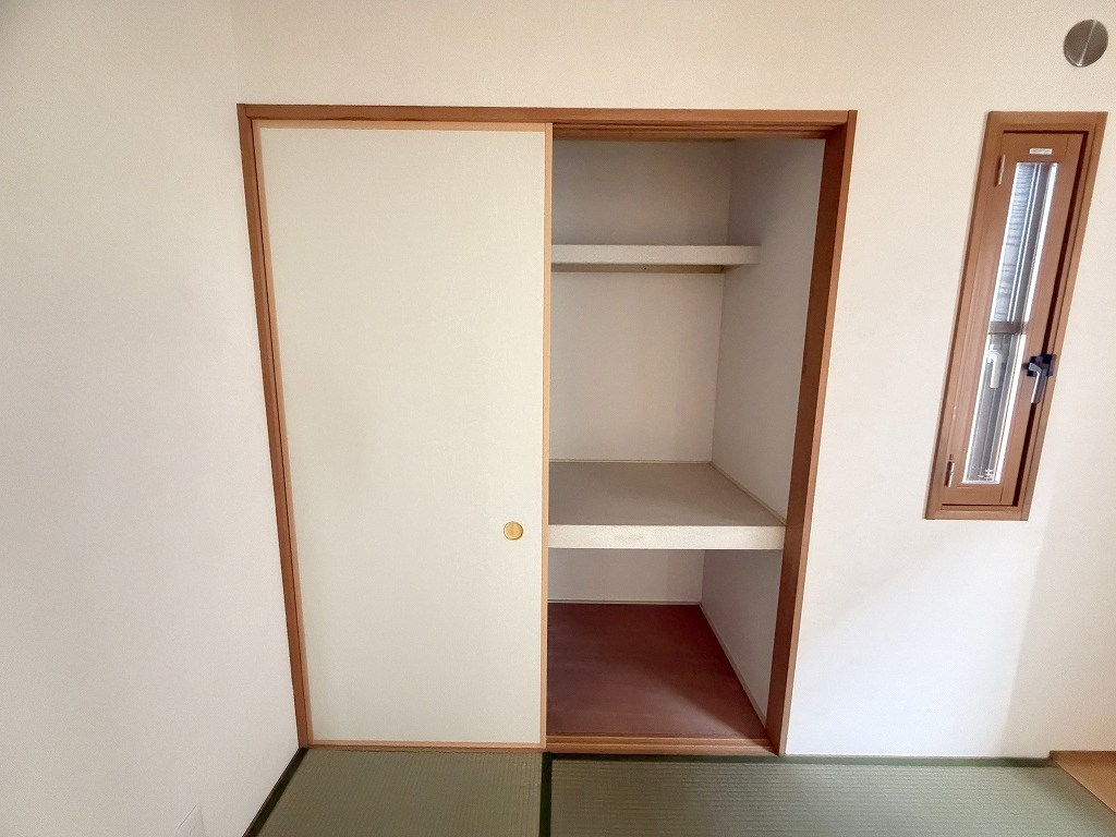 三郷市彦野1丁目　中古戸建の収納|布団の収納にも便利な押入完備