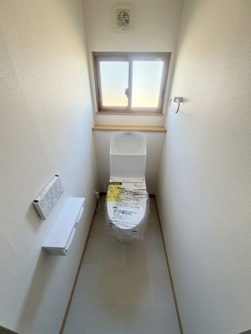 三郷市彦野1丁目　中古戸建のトイレ|2階のトイレです
