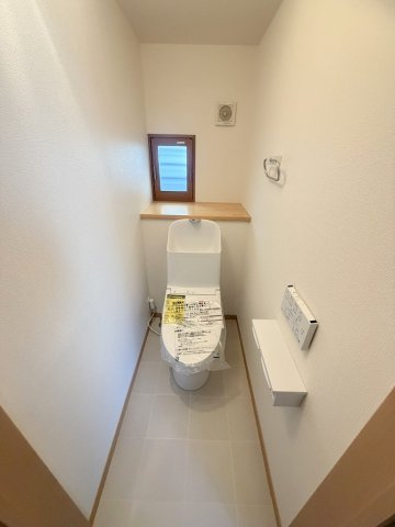 三郷市彦野1丁目　中古戸建のトイレ|1階のトイレになります