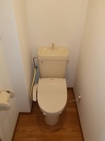 ルミエール坂本Ⅱのトイレ|ゆったりとした空間のトイレです