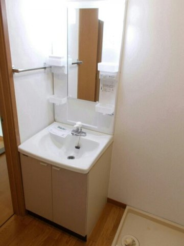 ルミエール坂本Ⅱの洗面所|コンパクトで使いやすい洗面所