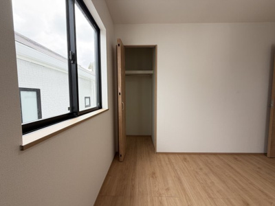 【収納】 | 与那原町与那原（全2棟） | A号棟　洋室5.25帖＋CL付き♪