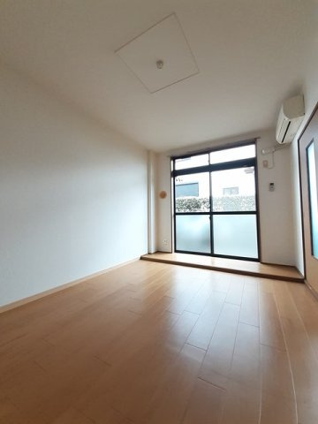 ドリームシャトーⅡの内装|明るい室内です