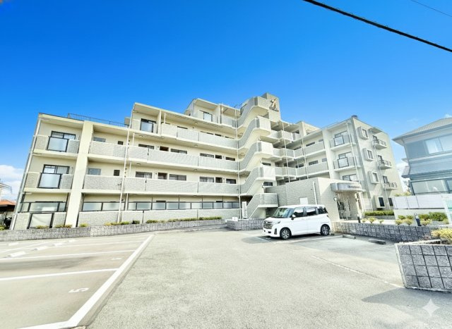 グラン・コート本郷の外観|閑静な住宅街にあり生活がしやすい環境です。