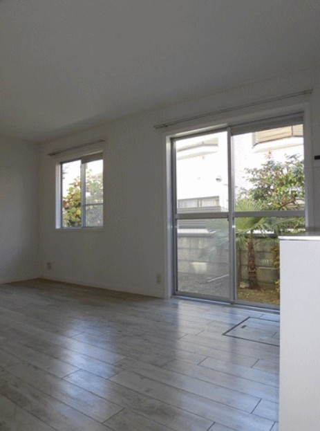 テラスハウスの居間・リビング