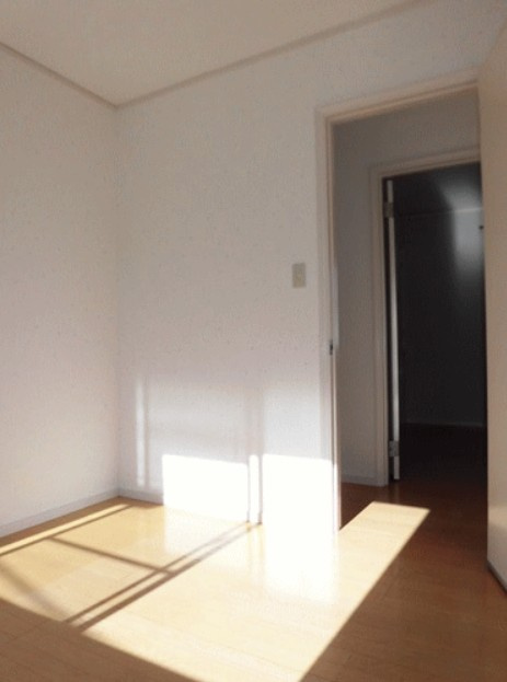 テラスハウスの居間・リビング