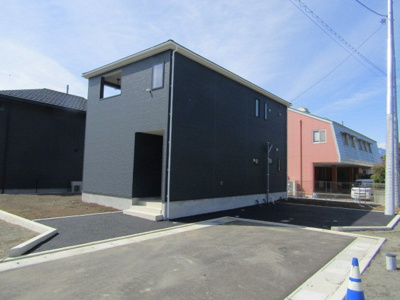 【駐車場】 | クレイドルガーデン甲府市羽黒町第1　1号棟 | 駐車スペースもあります