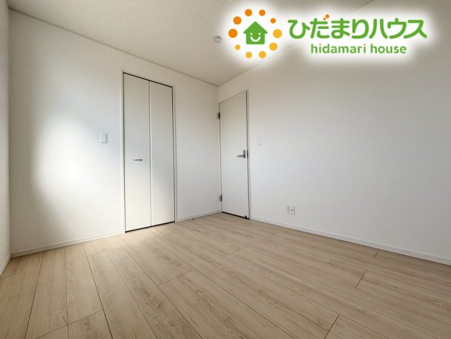 本庄市下野堂　第5　新築一戸建て　クレイドルガーデン　03の洋室|独立性が高いため、趣味に没頭したり、静かに過ごしたりする場所として最適ですよ♪