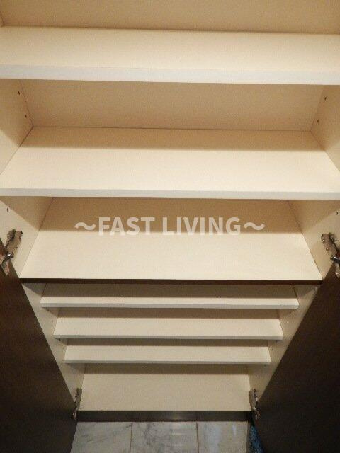 ガラ・ステージ京橋の収納