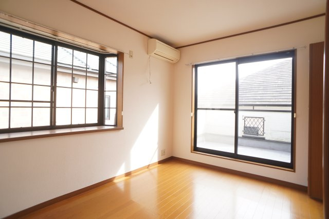 学園中戸建の洋室