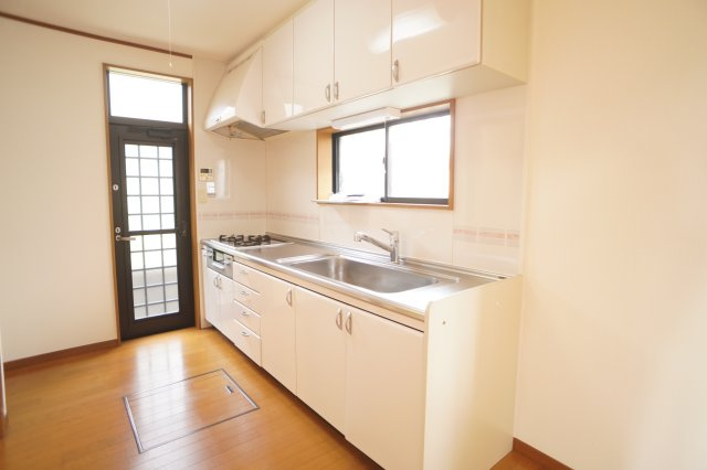 学園中戸建のキッチン