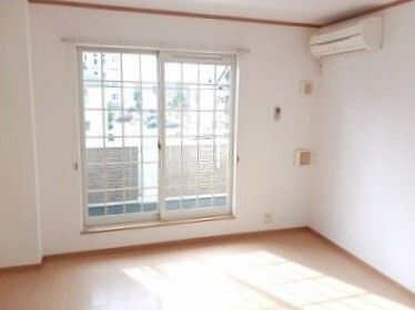 シンフォニアガーデン小本の居間・リビング|ゆったりとした居間です