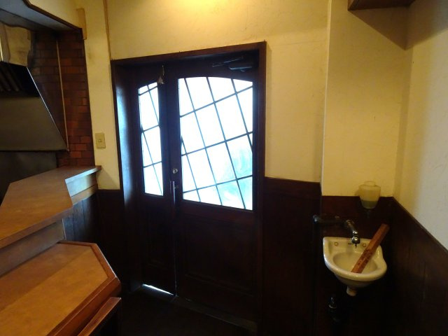 大横ビルの玄関