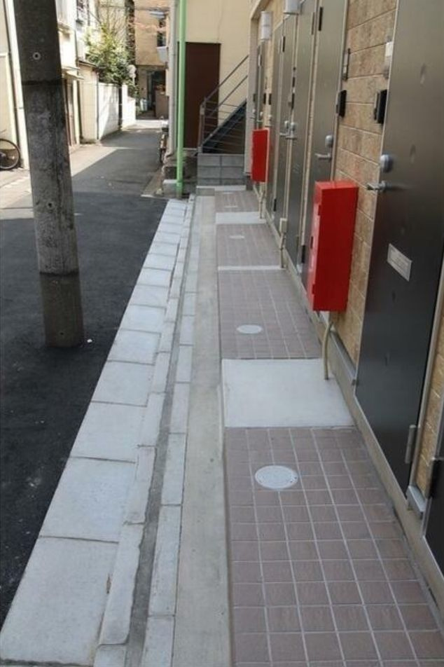 ヒルサイド・アレー千駄木(ヒルサイドアレーセンダギ) のエントランス