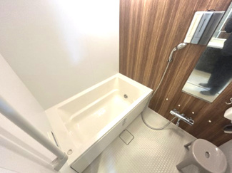 【浴室】 | シティテラス習志野大久保ステーションコート | ゆったりとくつろぐことのできるバスタブは毎日の疲れを 癒す空間になっています！！親子で一緒に入れる広さがありますので、親子のコミュニケーションの場として♪