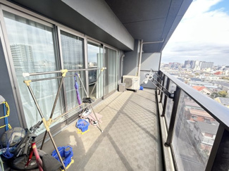 【バルコニー】 | シティテラス習志野大久保ステーションコート | 忙しく過ぎゆく日常を置き去るほど、ゆったりした時間が流れる住環境♪♪『快適』は「家」と「街」と「環境」が調和した時に訪れるだと改めて感じさせてくれます。時間の経過と共に味わいが出る素敵な空間へ！！