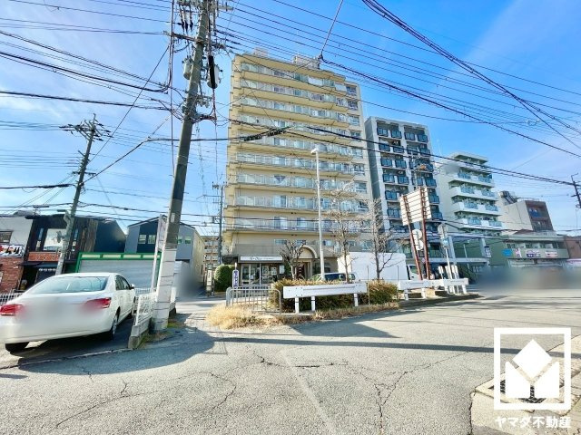 ユニハイム伏見の外観