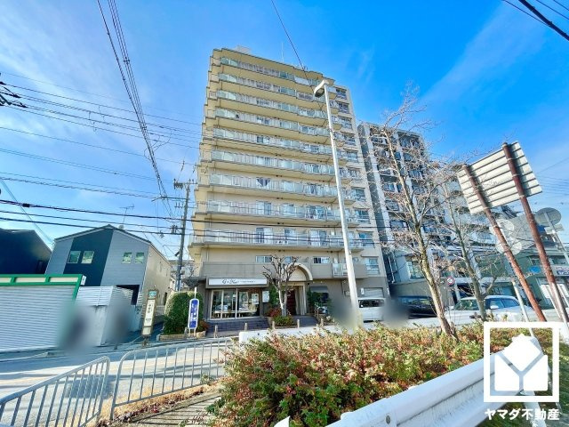 ユニハイム伏見の外観