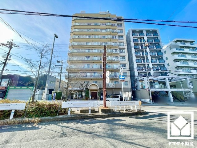 ユニハイム伏見の外観