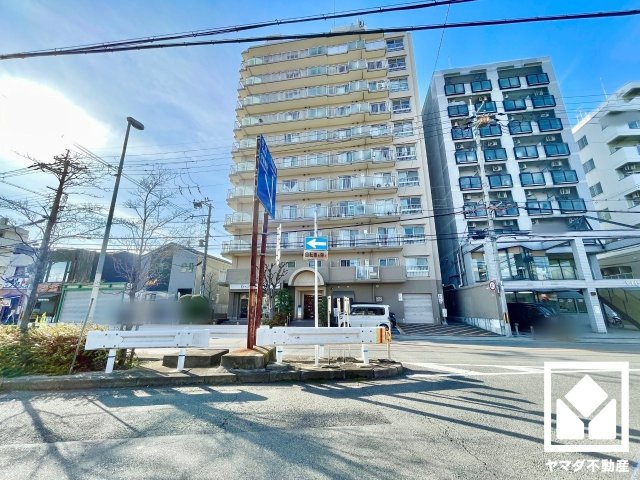 ユニハイム伏見の外観