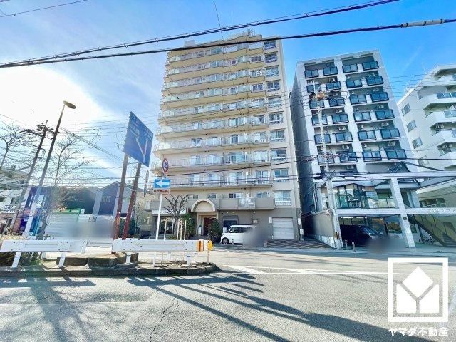 ユニハイム伏見の外観