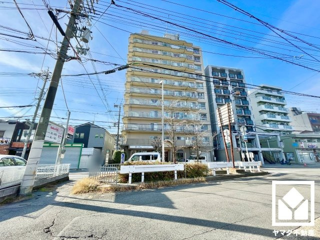 ユニハイム伏見の外観