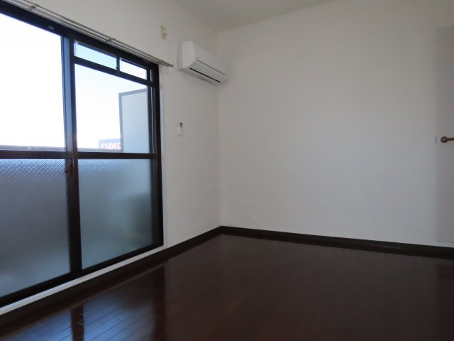 アミューゼ21の洋室