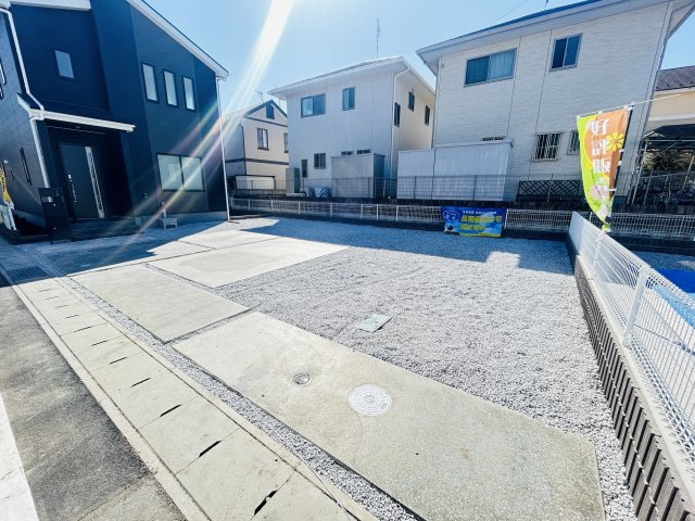 新築　高崎市上小鳥町第6　Livele Garden.S　2号棟の駐車場|現地写真　駐車スペースは並列3台分可能です！

