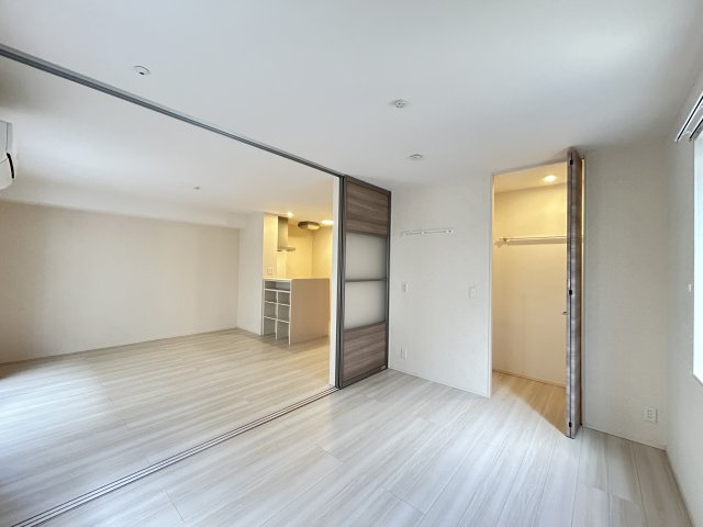 ハイドランジア加茂の洋室