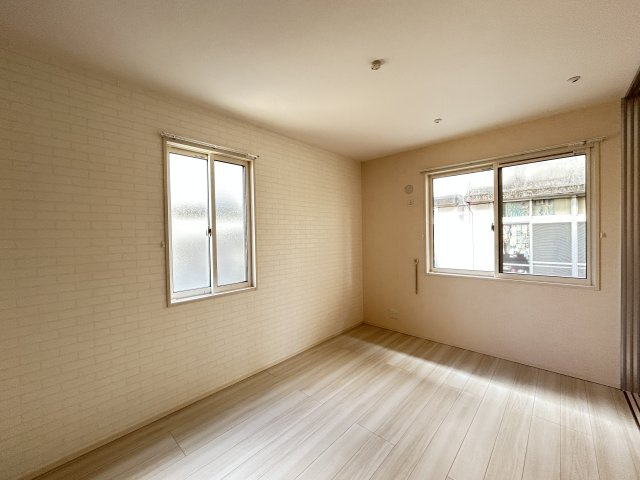 ハイドランジア加茂の洋室