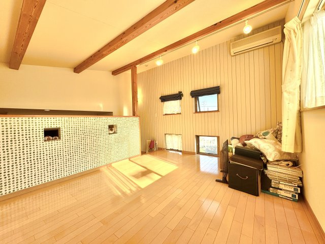 中央区有玉台4丁目のその他|2階のフリースペース。セカンドリビングとしても趣味部屋として、お子さんの遊び場など日当たりも良く楽しい空間として利用できます！
