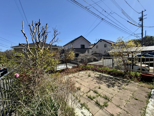 中央区有玉台4丁目の庭|愛犬やお子様の遊び場、ガーデニングも楽しめるちょうど良い広さです。