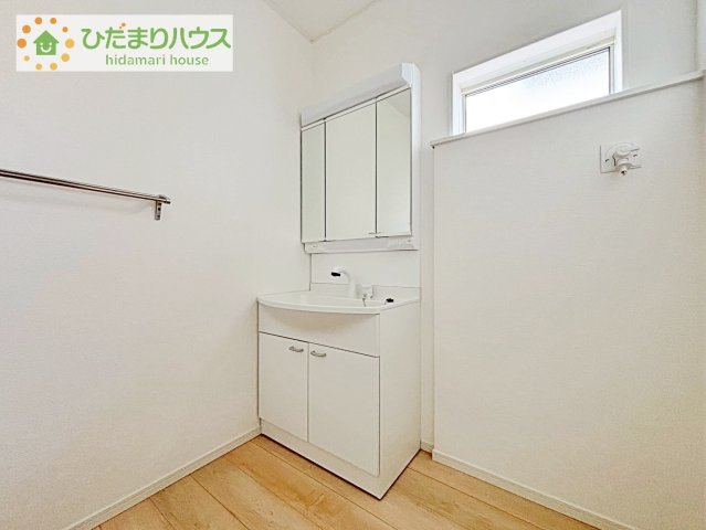【独立洗面台】 | 守谷市松前台7丁目　新築戸建 | 洗面からお化粧まで！忙しい朝の準備にぴったりな洗髪洗面化粧台付き♪