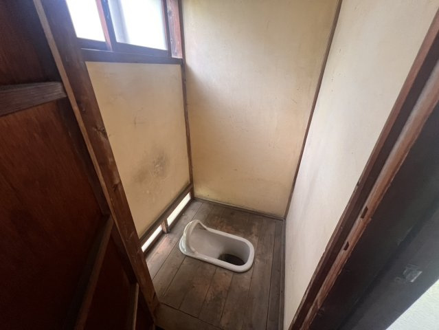 足利市大前町　母屋と作業場付き♪のトイレ|倉庫
