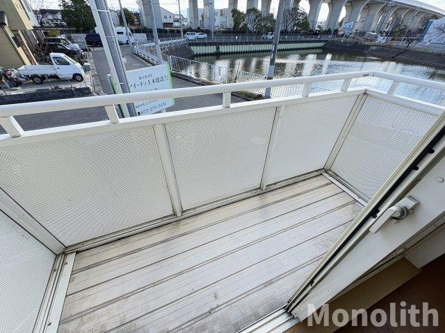 フロレスタナノのバルコニー