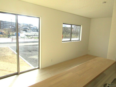 【居間・リビング】 | クレイドルガーデン甲府市羽黒町第1　2号棟 | 使いやすい居間です