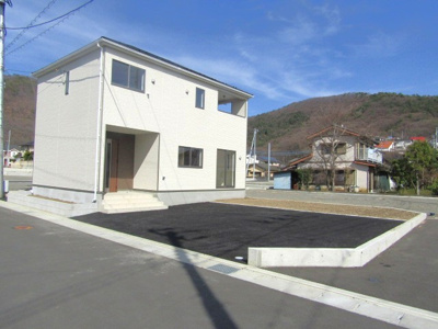 【駐車場】 | クレイドルガーデン甲府市羽黒町第1　2号棟 | 駐車場があります