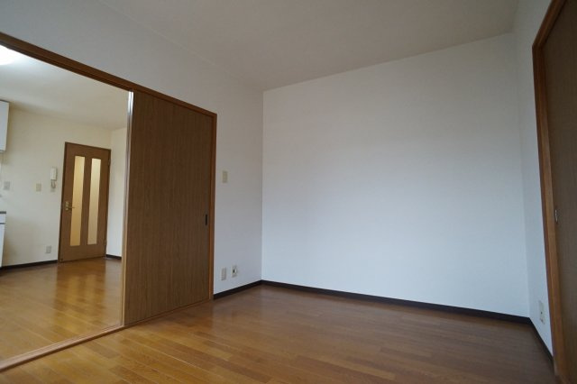 ヴァルヴェール生駒の居間・リビング