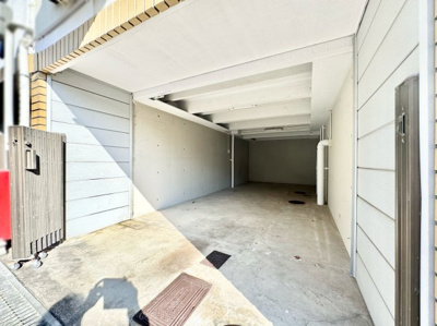 【駐車場】 | 山科区川田御出町　中古戸建 | 【地下車庫】