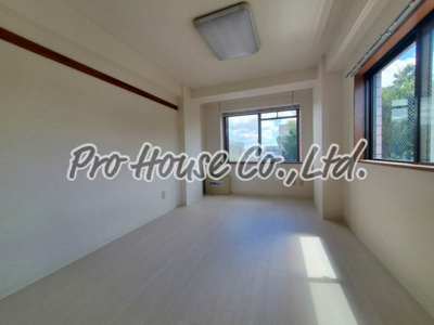 【居間・リビング】 | SUNNY HEIGHTS | 室内の写真は別号室のものになります。