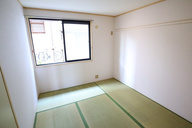 アルファ生駒の和室