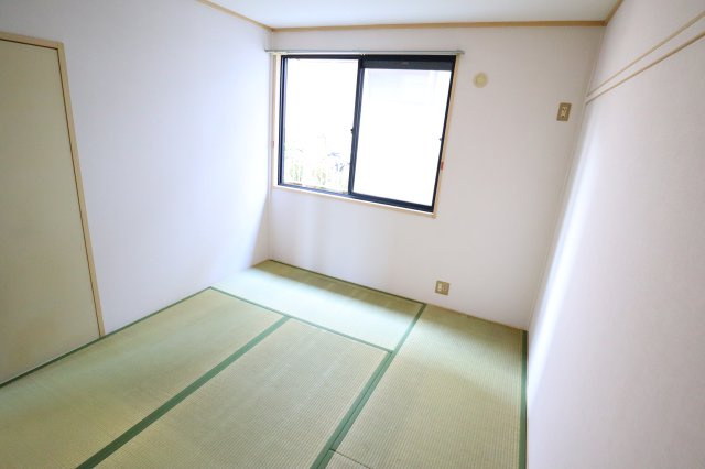 アルファ生駒の和室