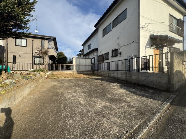 床暖房×都市ガス♪全リノベした日高市原宿の冬も快適なあったか住まいの駐車場