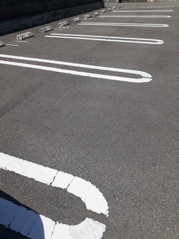 フレグランスの駐車場|駐車場完備です