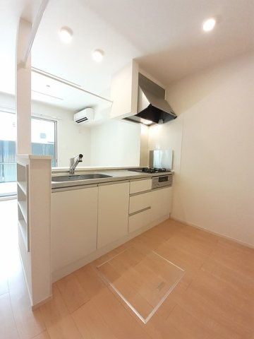 フレグランスのキッチン|コンパクトなキッチンで掃除もラクラク