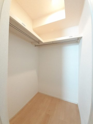 フレグランスの収納|ちょっとした収納スペースも充実しています