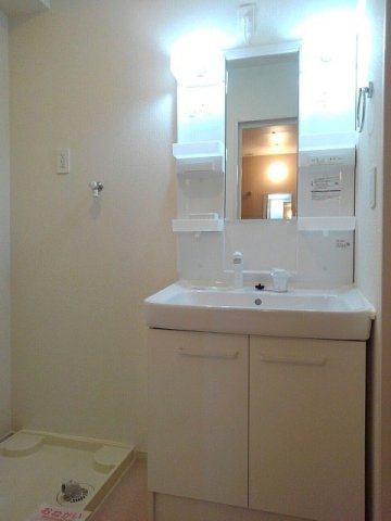 ファミール　ｆｕｌ　ｆｕｌ　Ｂの洗面所|広い洗面スペース